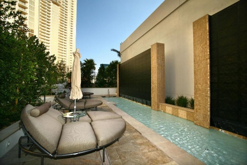 Luxury Suites International at The Signature image 10