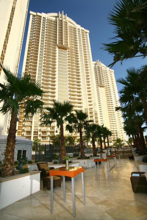 Luxury Suites International at The Signature image 20