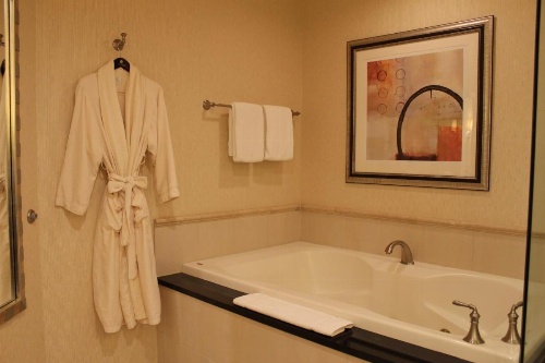Luxury Suites International at The Signature image 24