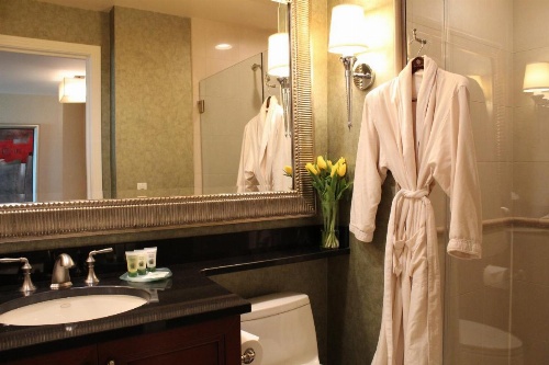 Luxury Suites International at The Signature image 29