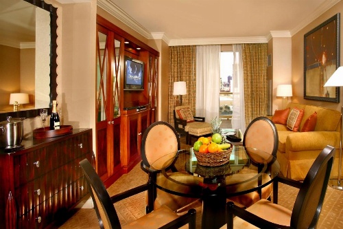 Luxury Suites International at The Signature image 39