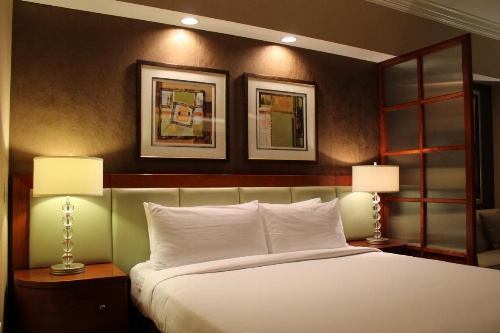 Luxury Suites International at The Signature image 40