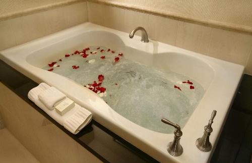 Luxury Suites International at The Signature image 44