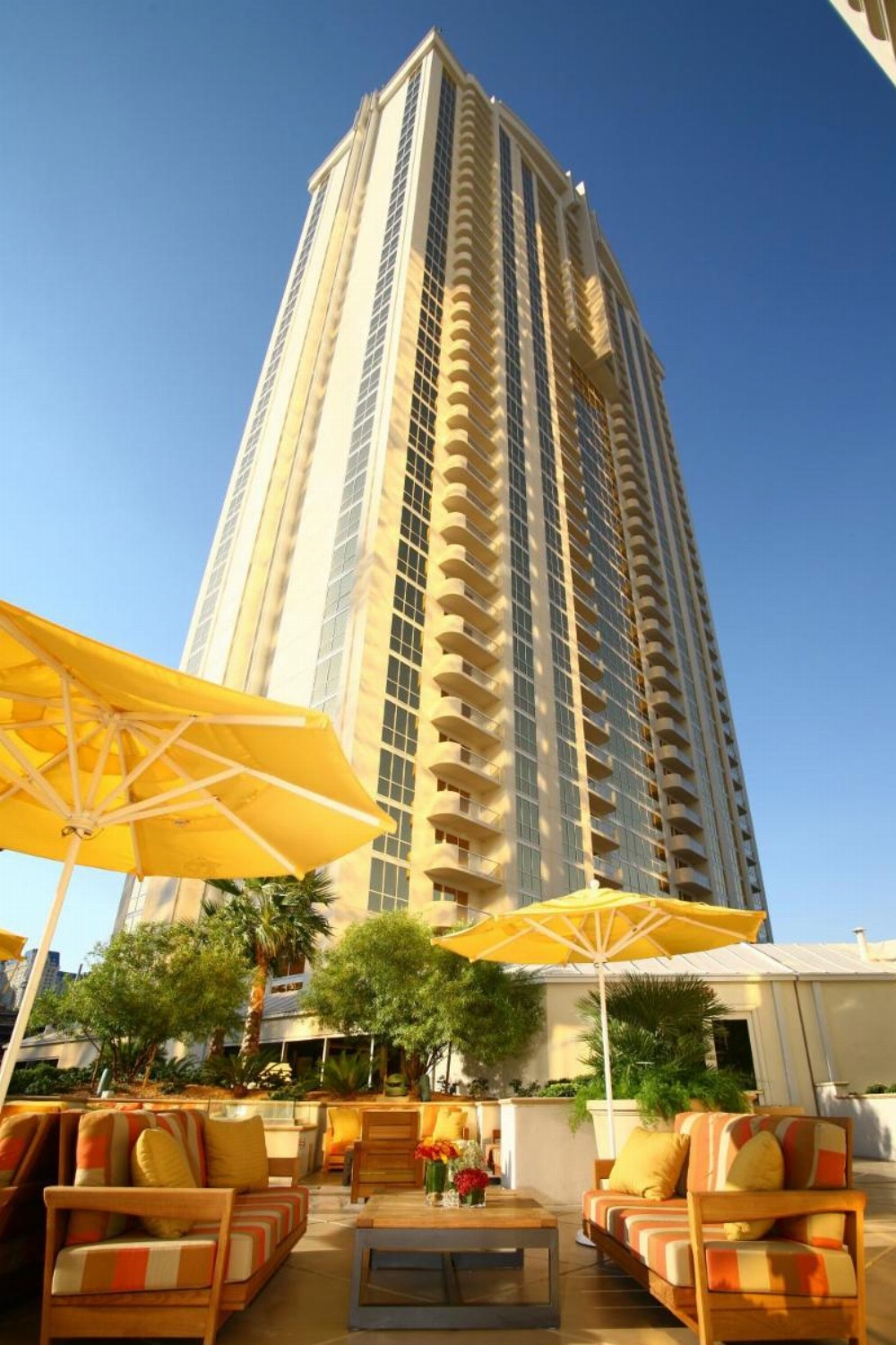 Luxury Suites International at The Signature Image 47