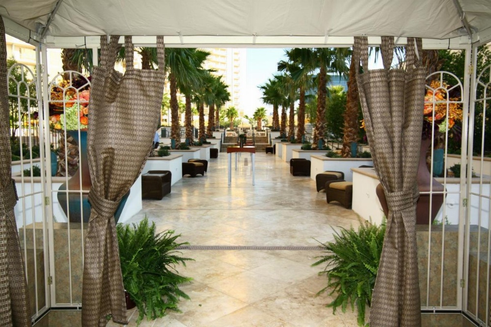 Luxury Suites International at The Signature Image 7