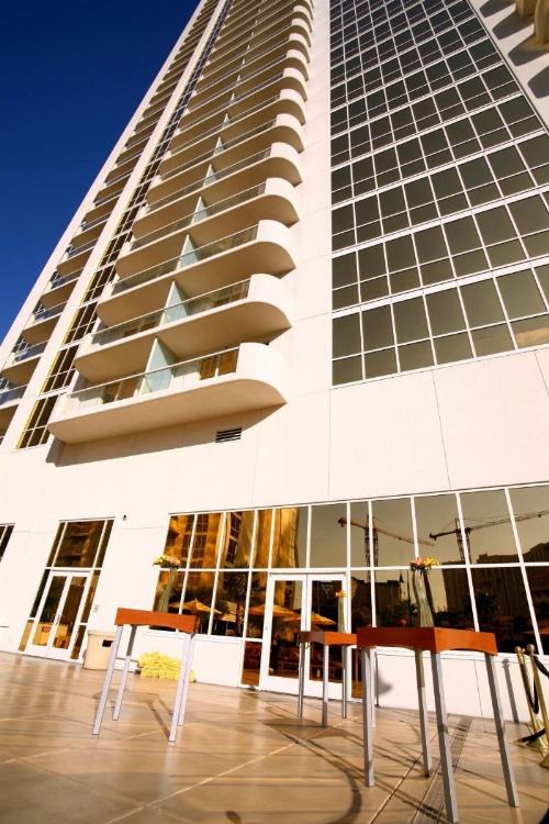 Luxury Suites International at The Signature image 8